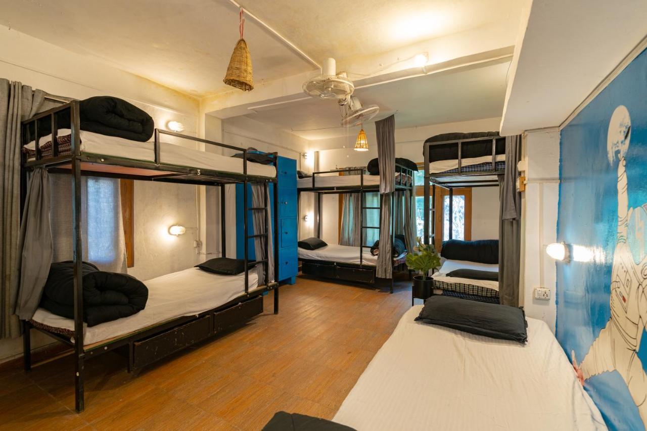 Nomads Hostel Kasol Exteriör bild